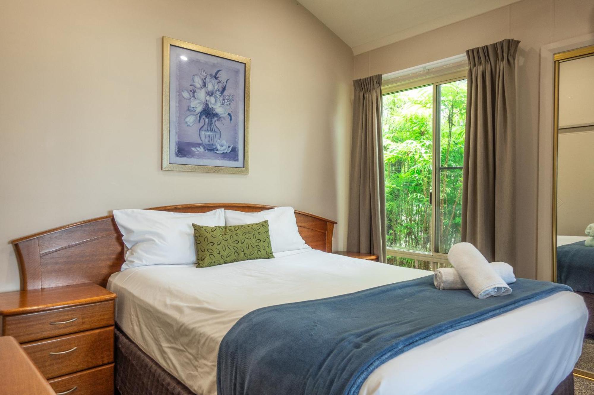 Tasman Holiday Parks - Rollingstone エクステリア 写真