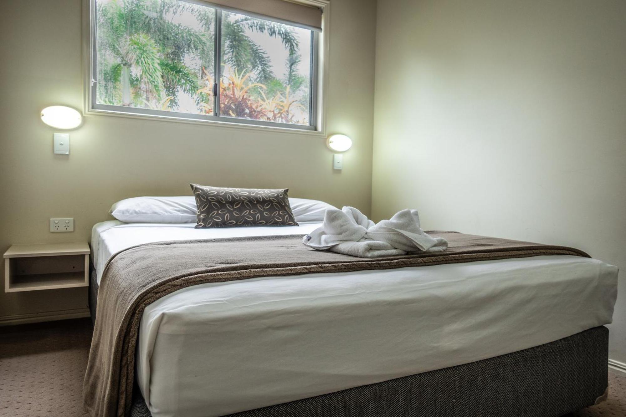 Tasman Holiday Parks - Rollingstone エクステリア 写真