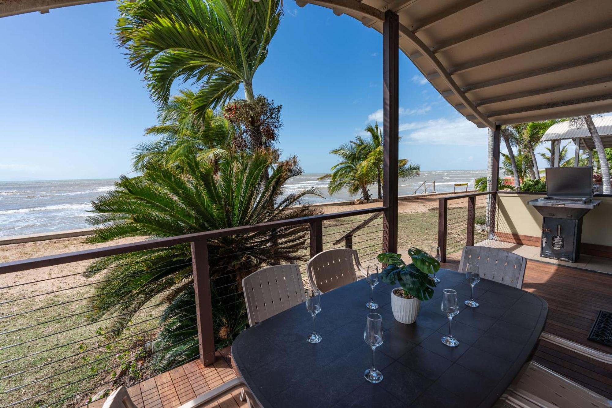 Tasman Holiday Parks - Rollingstone エクステリア 写真