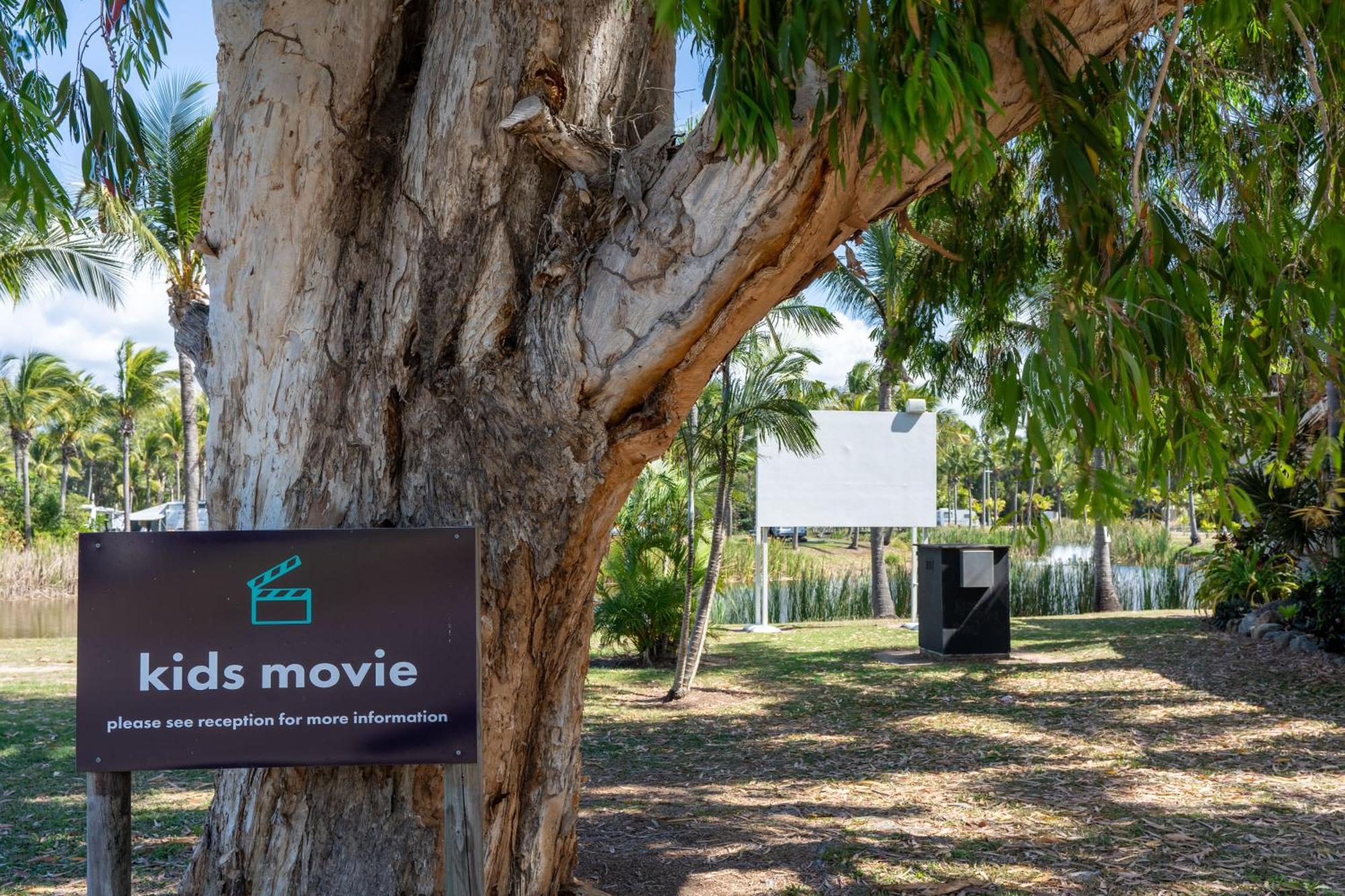 Tasman Holiday Parks - Rollingstone エクステリア 写真