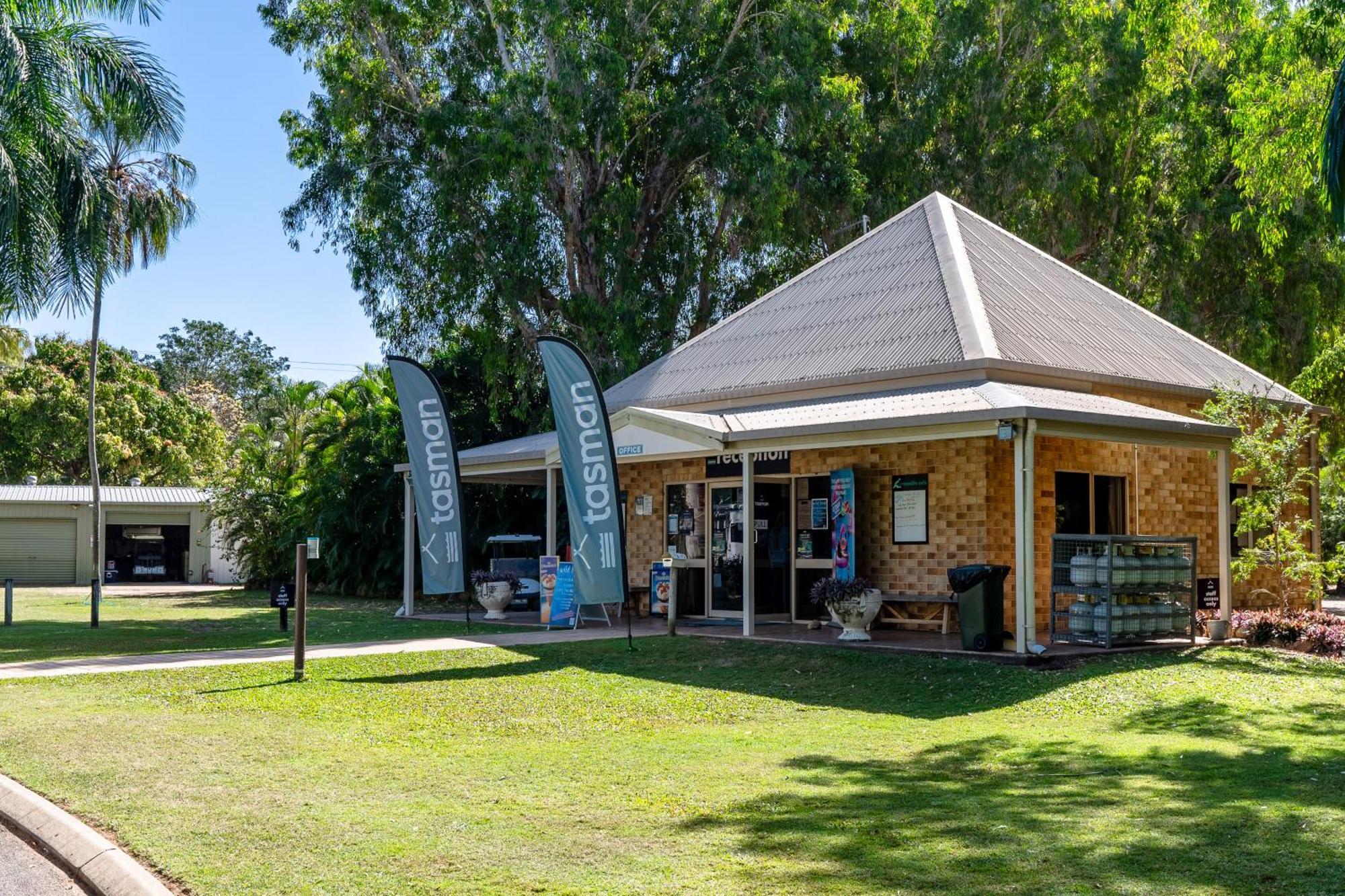 Tasman Holiday Parks - Rollingstone エクステリア 写真