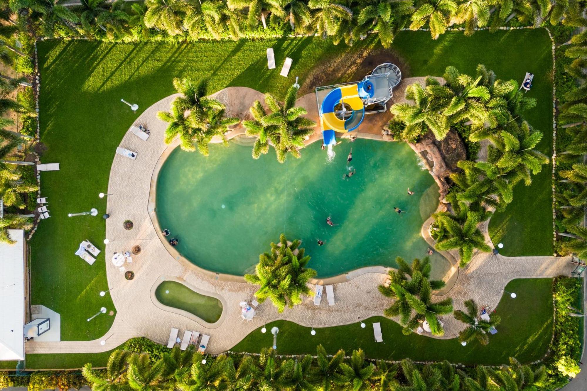 Tasman Holiday Parks - Rollingstone エクステリア 写真
